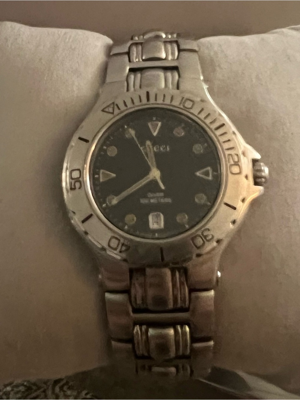 Gucci Stainless Steel Men's Diver Style Watch with Black Dial